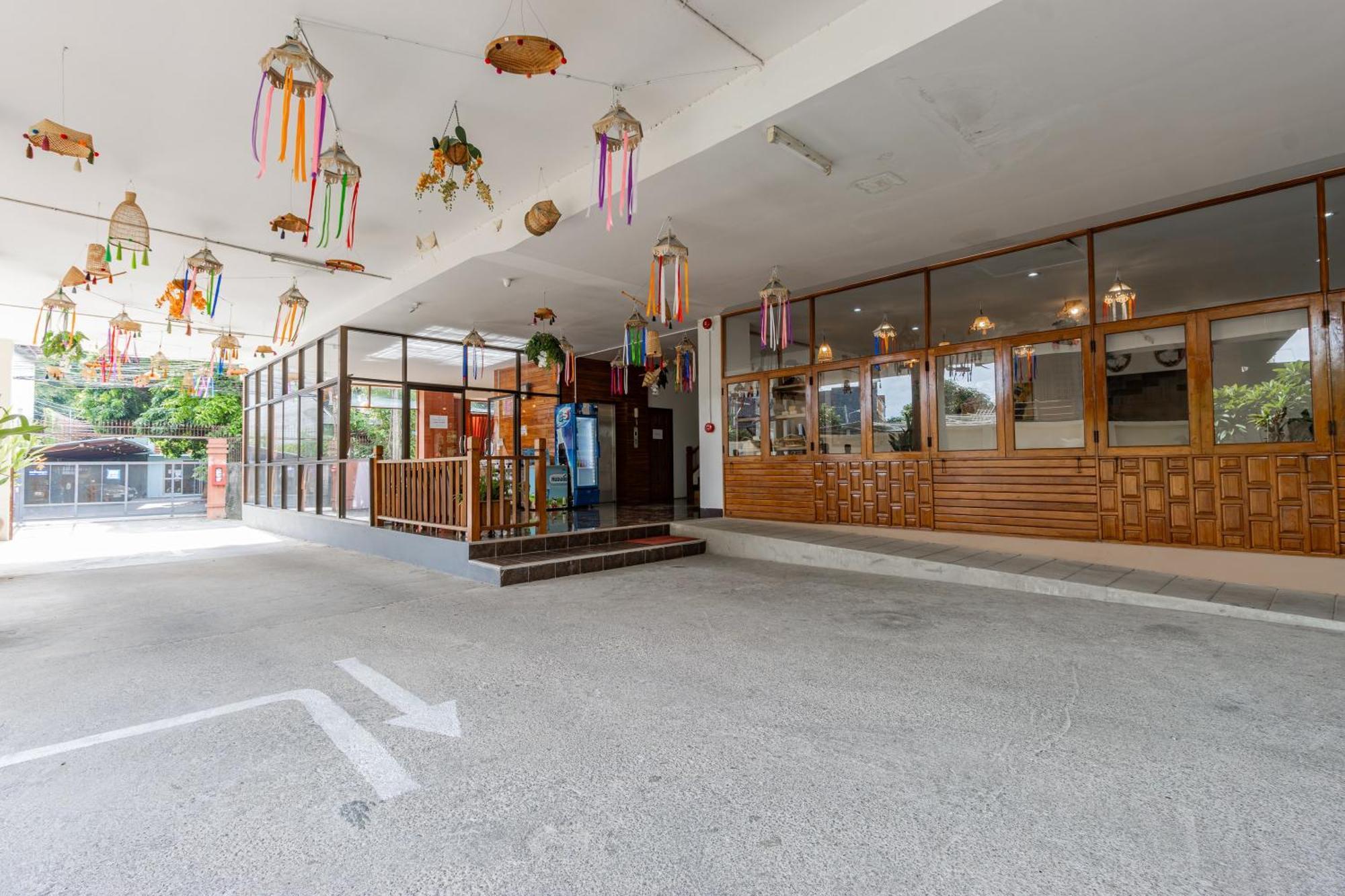 Budget Stars Hotel Csiangmaj Kültér fotó